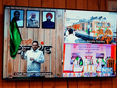 CM Dhami flagged off the Lalkuan-Bandra Superfast train