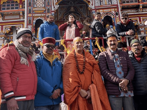 स्वामी कैलाशानंद गिरी महाराज ने किये श्री बद्रीनाथ जी के दर्शन