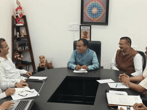 Cabinet Minister Dr Rawat held a review meeting of the Medical Education Department