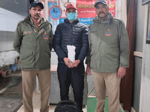 Rudraprayag Police arrested 03 persons smuggling liquor