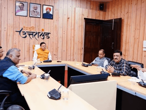 CM Dhami reviewed the work to make the damaged roads pothole-free