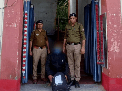 Bageshwar Police arrested the accused with illegal English liquor