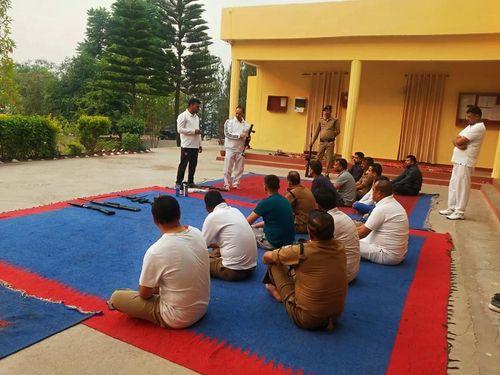 Aremunition Exercise conducted to the employees in Police Line Bageshwar by Regional Officer Sir Kapkot