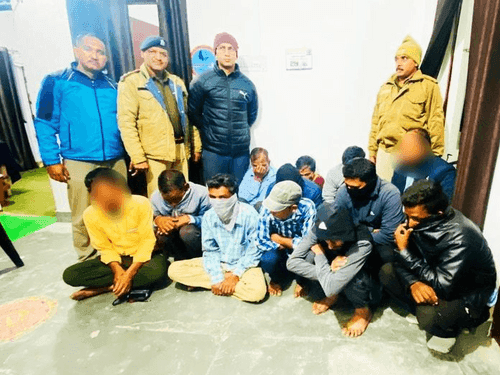 Almora Police took action against gamblers playing gambling