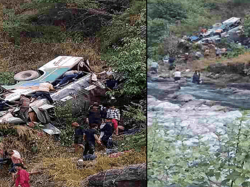 A bus fell into a deep gorge in Salt, Almora, rescue operations are underway