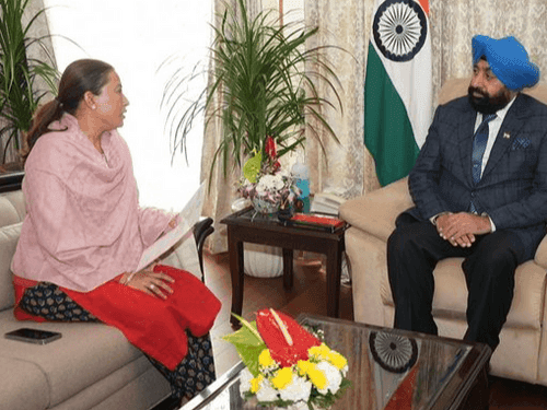 Cabinet Minister Mrs. Rekha Arya met Governor Gurmit Singh