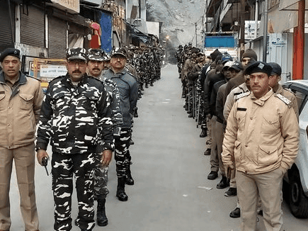 Flag march conducted by Rudraprayag Police in Sonprayag town and Sitapur town