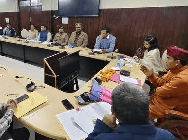 Health Minister Dr Dhan Singh Rawat held a review meeting of the Medical College in Srinagar