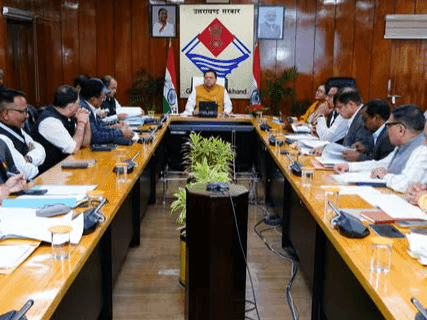 CM Dhami held a meeting with officials in the secretariat