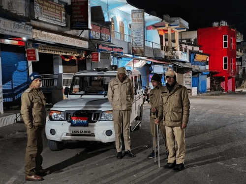 Pithoragarh Police takes strict action against drunk drivers and hooligans