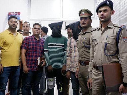 Joint team of Vanbhulpura and SOG attacked drug dealers