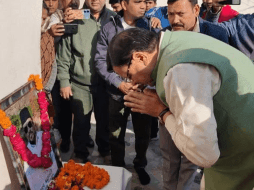 CM Dhami paid tribute to Shri Trivendra Singh Pawar on his demise