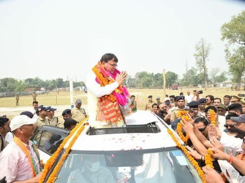 CM Dhami participated in the roadshow and public meeting organized in the Champawat assembly constituency.
