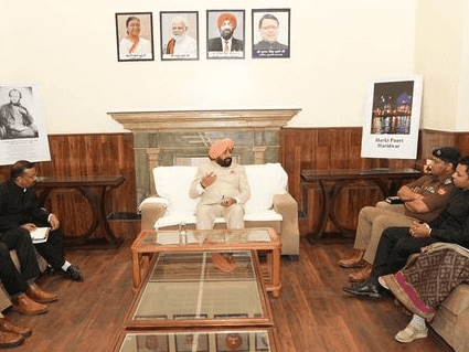 Governor Gurmit Singh held a meeting with district level officers in Haridwar