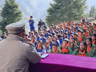 Champawat Police conducted a public awareness campaign in GIC Bapuru