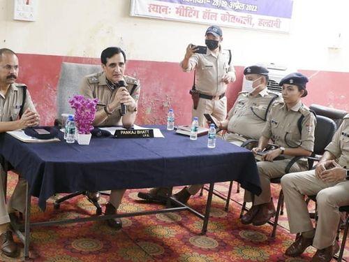 To improve the traffic system, Nainital Police started 02 days training of 90 Traffic Police Volunteers