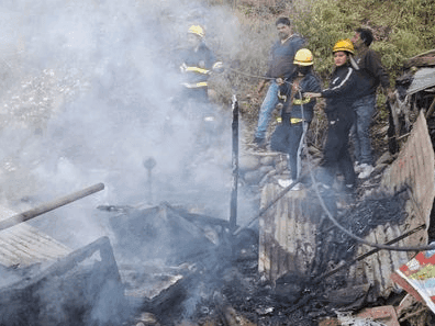 Vikasnagar Fire Station brought the fire in the house under control