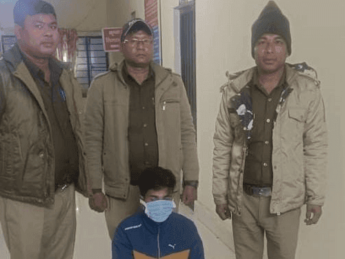 Nainital Police arrested 01 smuggler with 66 liters of illegal raw liquor