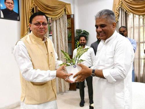 CM Dhami visited Union Minister of Labor, Service Planning, Forest, Environment and Climate Change, Mr. Bhupendra Yadav