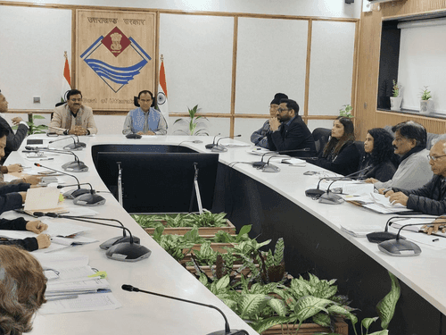 Health Minister Dr. Dhan Singh Rawat held a review meeting of the Health Department