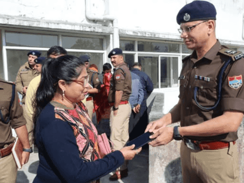 235 lost mobile phones were handed over to their owners