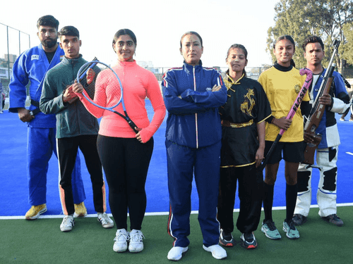 Sports Minister Rekha Arya inspected the training camps of basketball and lawnball