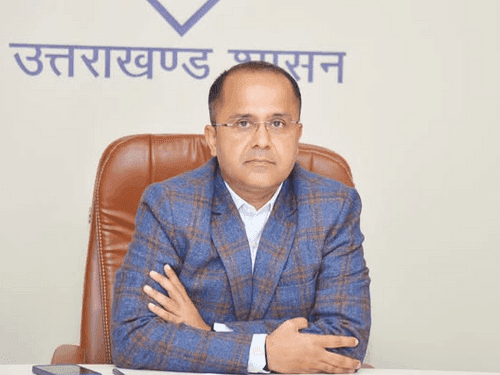 Drinking Water Secretary Shailesh Bagauli held a review meeting with officials