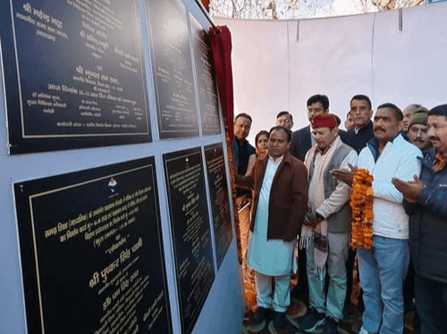 Dr. Dhan Singh Rawat laid the foundation stone of 10 schemes and projects in Chamoli