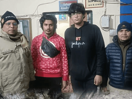 Jyotirmath Police rescued two youths trapped in the river