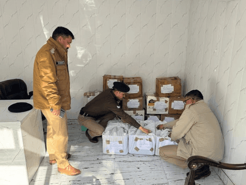 Doon Police recovered 16 boxes of imported illicit liquor