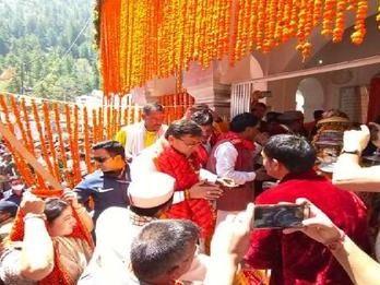 CM Dhami reaches Gangotri Dham, doors open for devotees