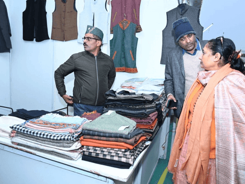 Assembly Speaker Mrs. Ritu Khanduri visited 'Gandhi Shilp Bazaar 2024'