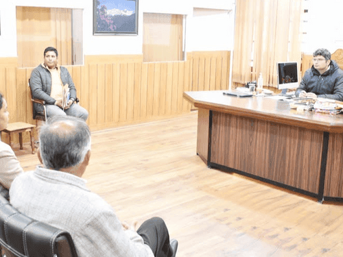 District Magistrate Chamoli gave instructions to the officers