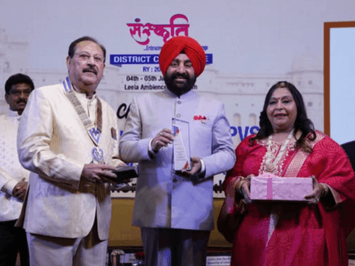 Governor Gurmit Singh participated in the annual conference of Rotary District