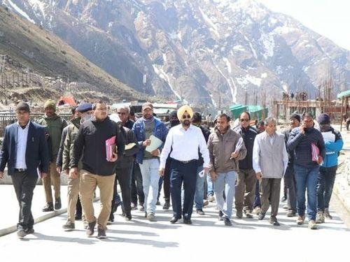 Chief Secretary Dr. S. S. Sandhu reached Kedarnath Dham today and reviewed the construction works going on there.
