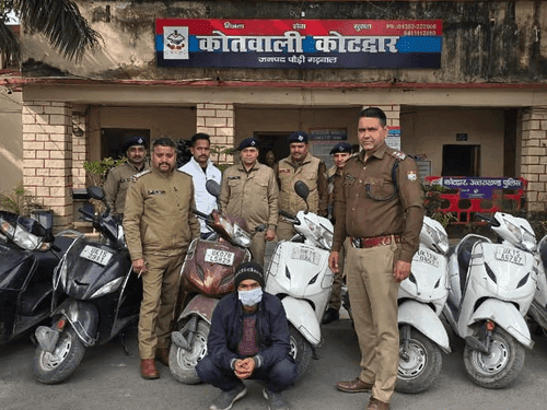 Accused arrested with 08 stolen scooties