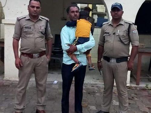 Bhagwanpur Police reunites the missing minor boy with the family