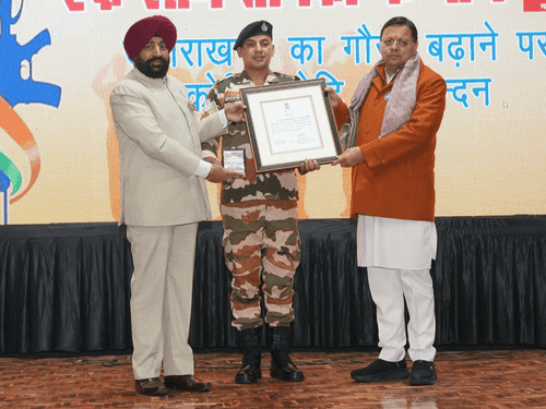 'Ek Shaam Sainik Ke Naam' program was organized at Raj Bhavan