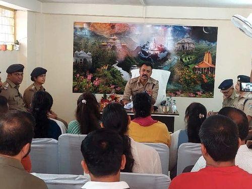 SSP Tehri held a conference with the office bearers of the Hotel Association in view of the Chardham Yatra season