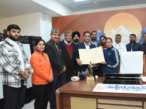 Para shooting coach met Sports Minister Rekha Arya