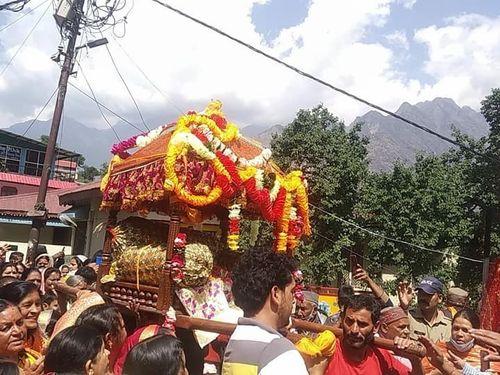 The process of opening the doors of Baikunth Dham started