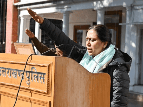 Oath administered to officers/employees on the occasion of 'National Voter's Day'