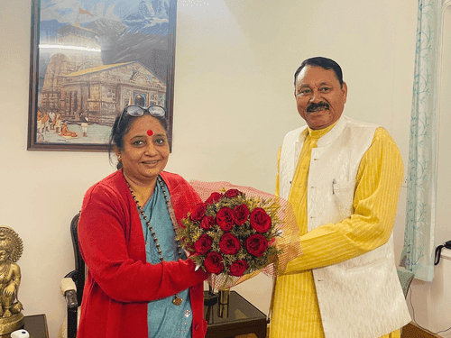 Image for Mayor of Kotdwar Municipal Corporation met the  Assembly Speaker