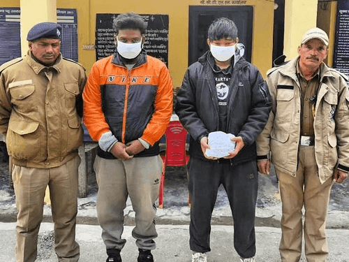 Image for Two youths arrested with 712 grams of illegal hashish