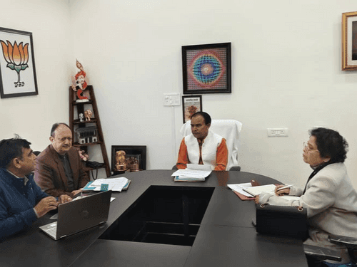 Image for Health Minister Dr Rawat held a review meeting of the Health Department