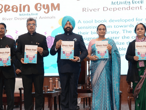Image for Governor Gurmit Singh honored the medal winners