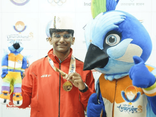 Image for Parth Mane won the gold medal in the 10 meter air rifle event
