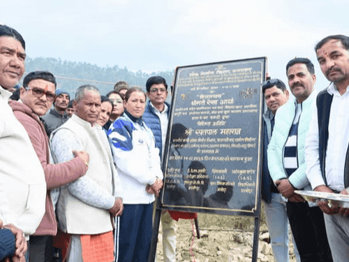 Image for Cabinet Minister Rekha Arya inaugurated the maintenance work of the road