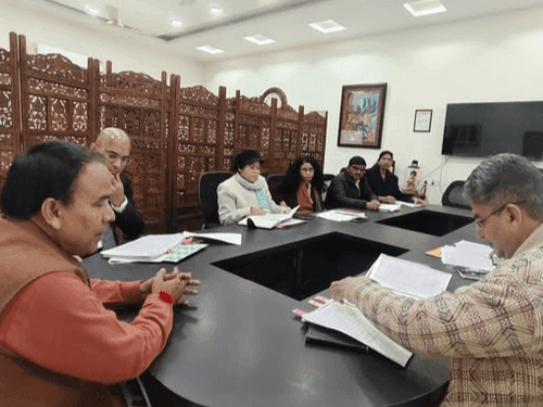 Image for Cabinet Minister Dr. Dhan Singh Rawat held a review meeting with officials