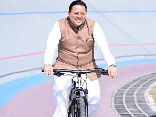 Image for CM Dhami encouraged the players by cycling